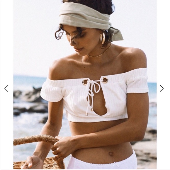 Sabo Skirt Tops - White Sabo Skirt Crop Top